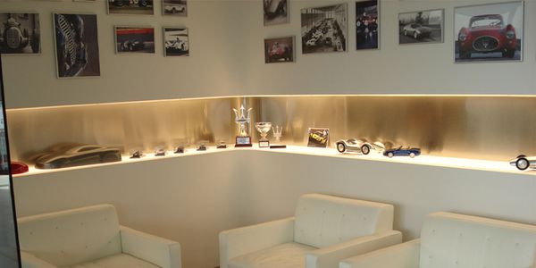 Maserati Lounge with illuminated Champagne SB stainless steel wall niche